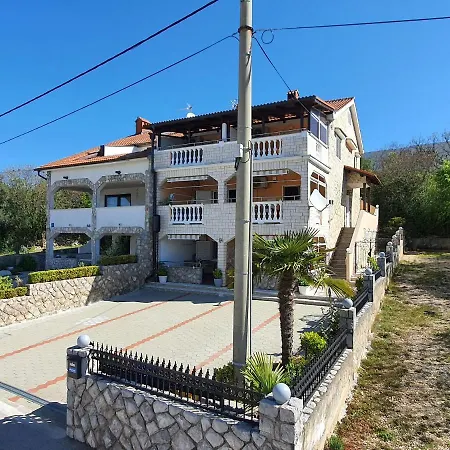 Nef Apartman Pinezici (Krk)