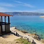 Nef Pinezići