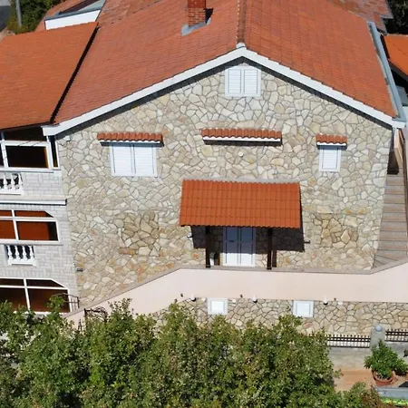 Nef * Pinezici (Krk)