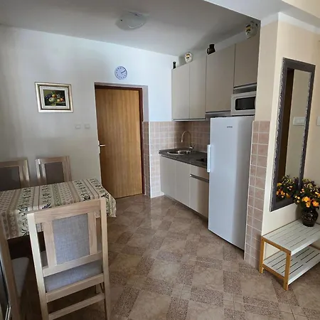 Nef Apartment *