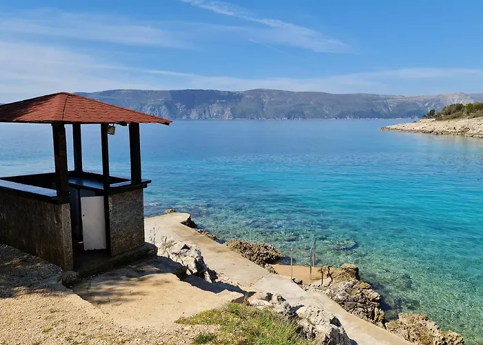 Nef Pinezici (Krk)