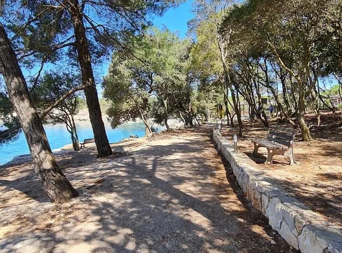 Nef شقة Pinezići